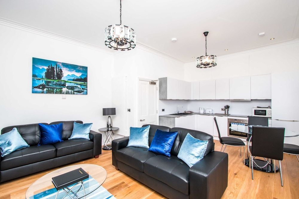 Your Stay Bristol Beaufort House Executive Apartment, 2 Bedrooms 3