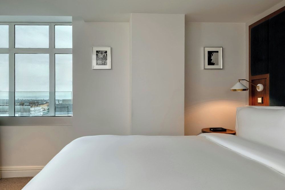 The Edinburgh Grand, a Luxury Collection Hotel, Edinburgh Studio, 1 King Bed 2