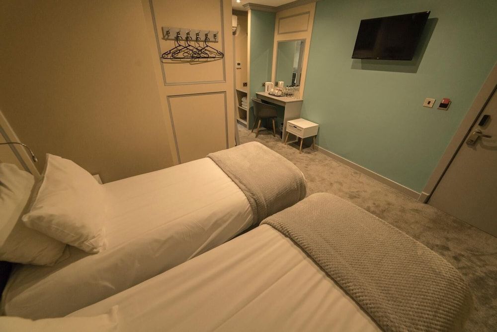 undefined Central Station Hotel Liverpool 8