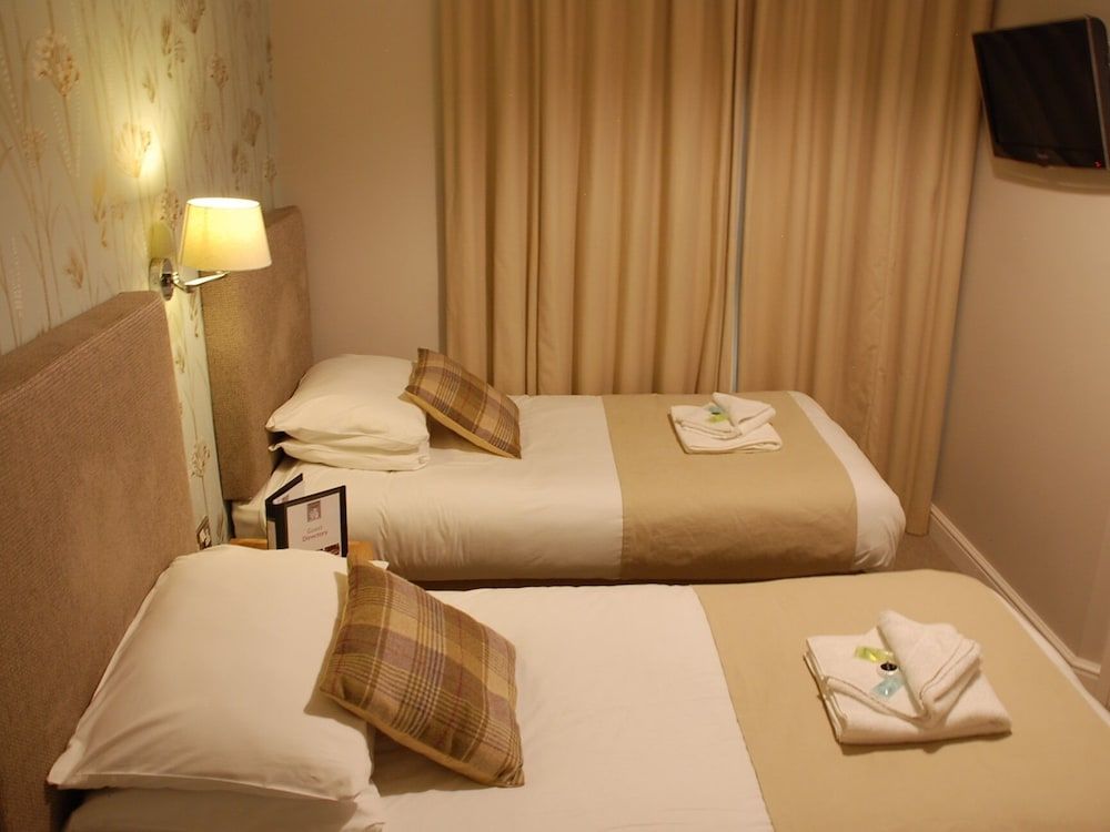 The White Swan Twin Room, Ensuite, Garden View