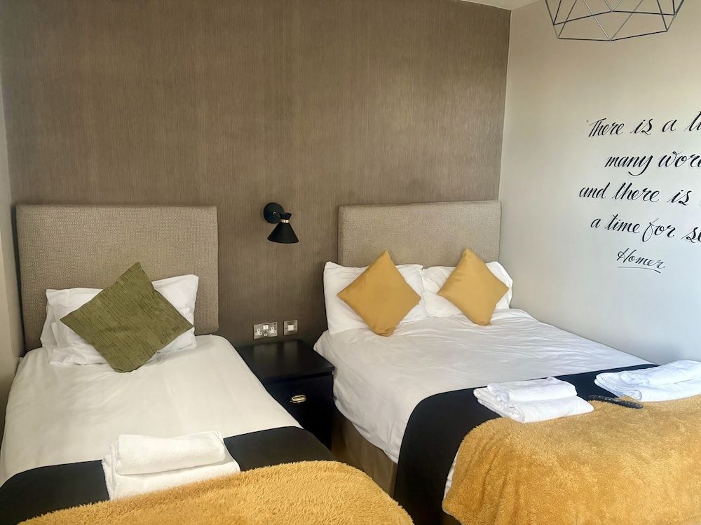 The White Swan Suite, Ensuite