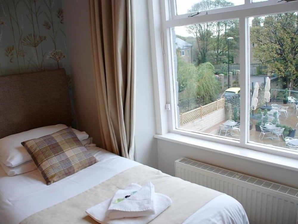 The White Swan Twin Room, Ensuite, Garden View 5