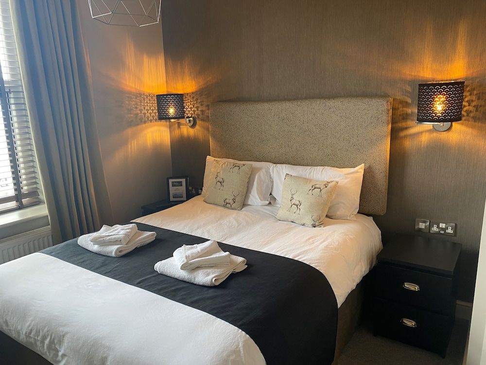 The White Swan Double Room, Ensuite 3