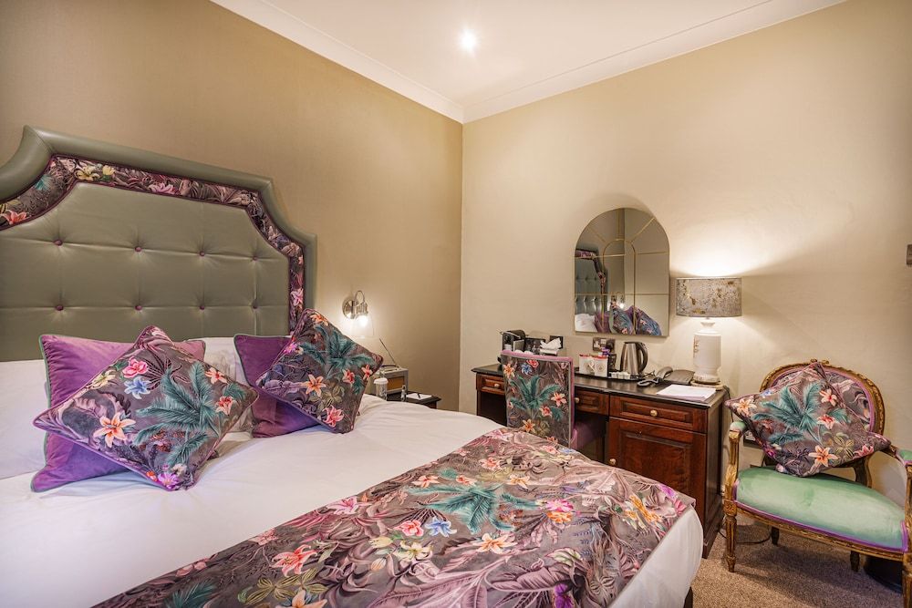 Wynnstay Hotel, Oswestry, Shropshire Classic Double Room 3