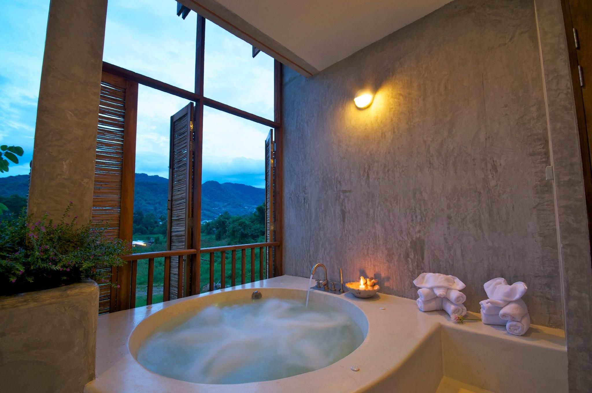 Proud Phu Fah Maerim Mountain View Suite with Jacuzzi 2