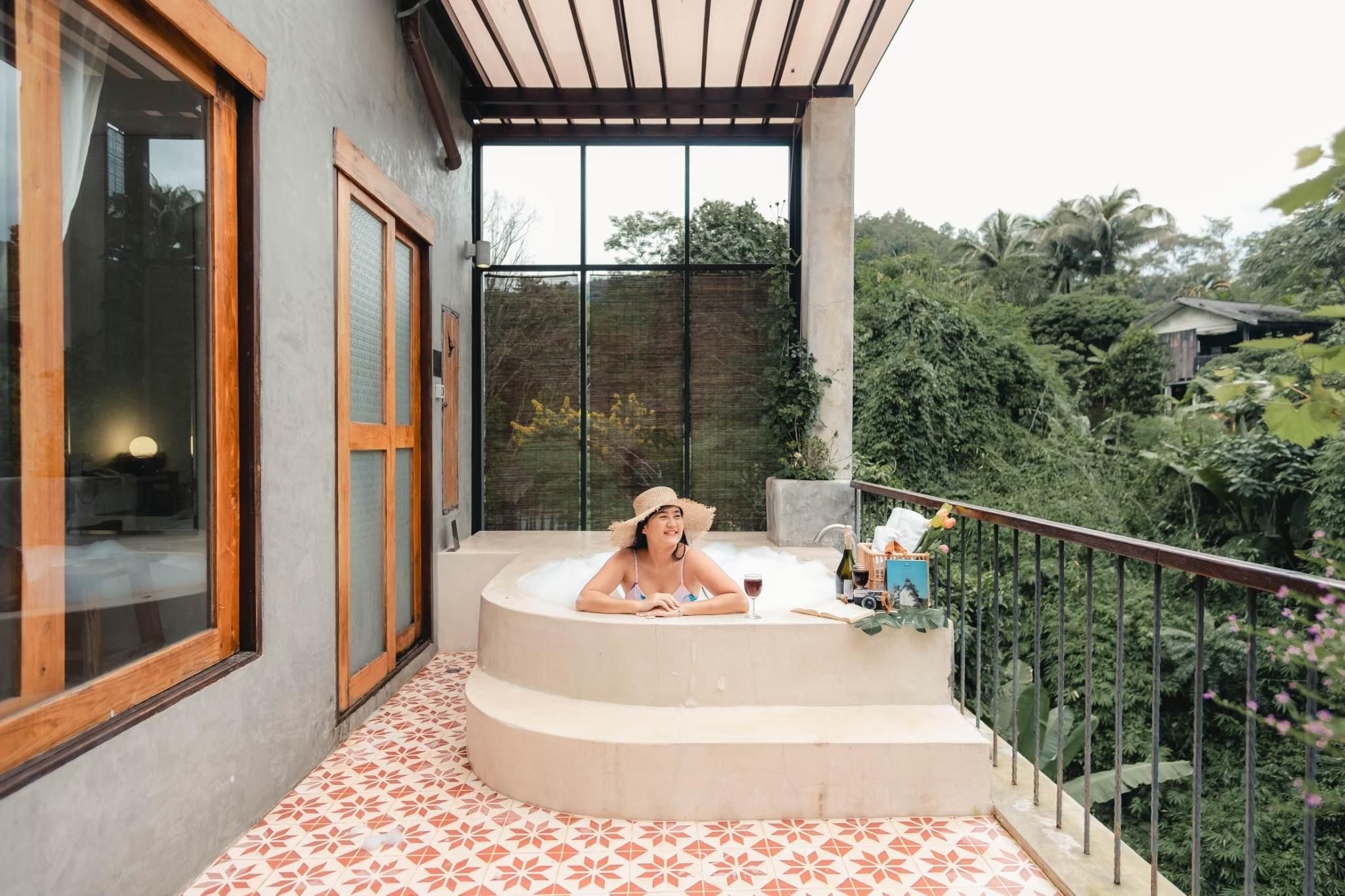 Proud Phu Fah Maerim Luxury Suite with Private Jacuzzi