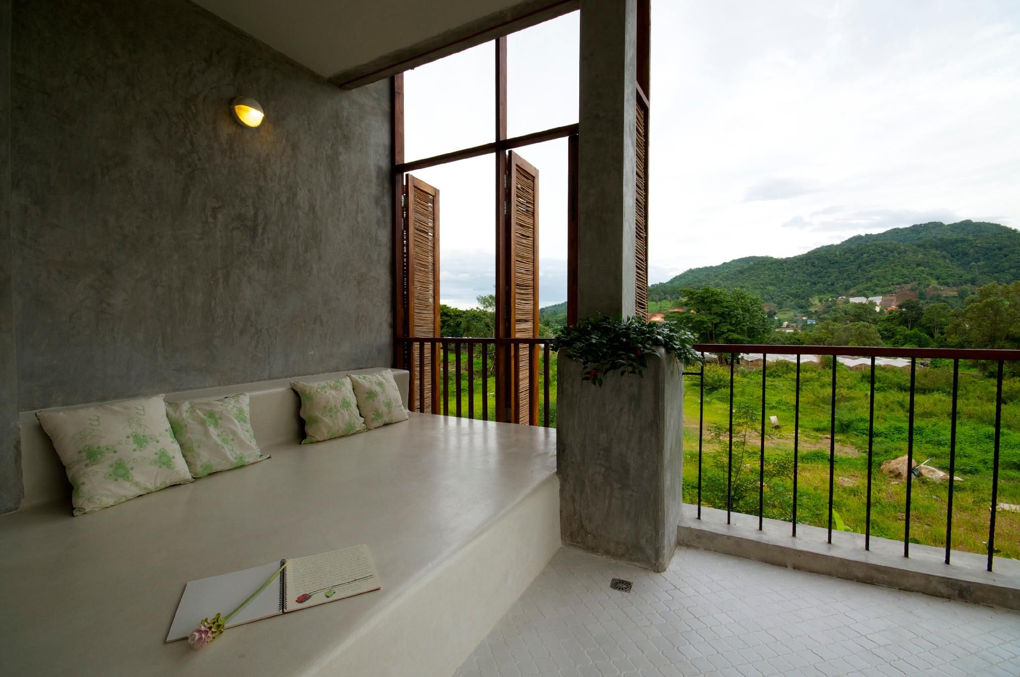 Luxury Suite with Bathtub