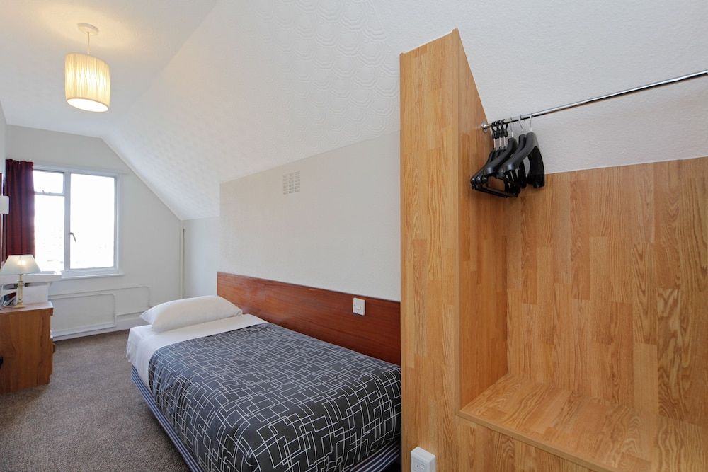 undefined London Visitors Hotel 9