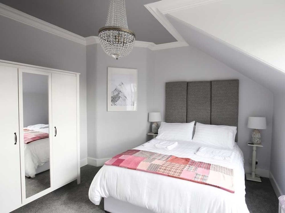 Premium Apartment, Private Bathroom, Garden View