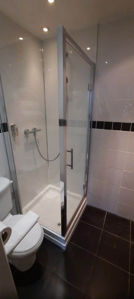 Colebrook Guest House Deluxe Double Room, Ensuite 5