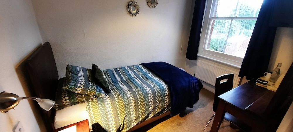 Colebrook Guest House Standard Single Room, Ensuite (small budget room)