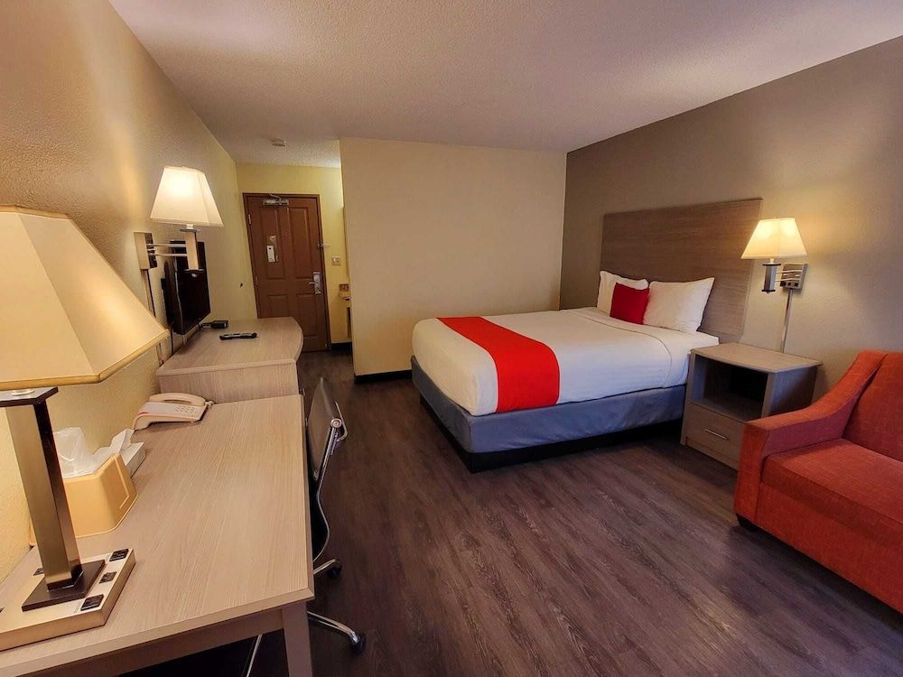 Rockview Hotel Castle Rock Downtown Room, 1 Queen Bed, Mobility Accessible 2