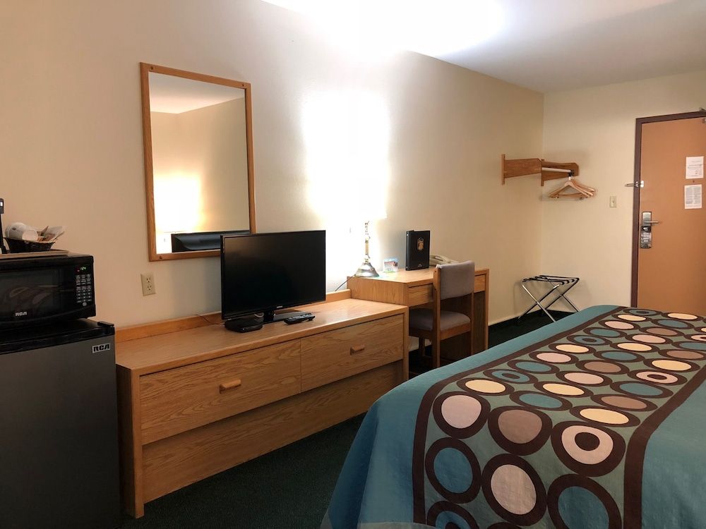 Room, 1 King Bed, Non Smoking