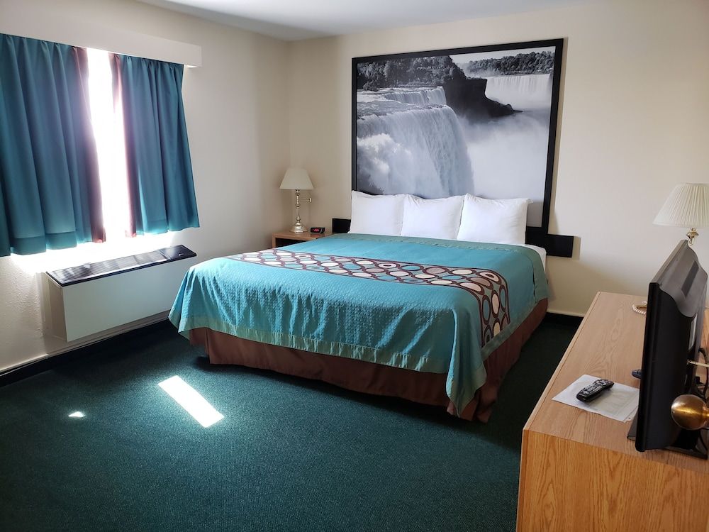 Suite, 1 King Bed, Non Smoking (Two-Room Suite)