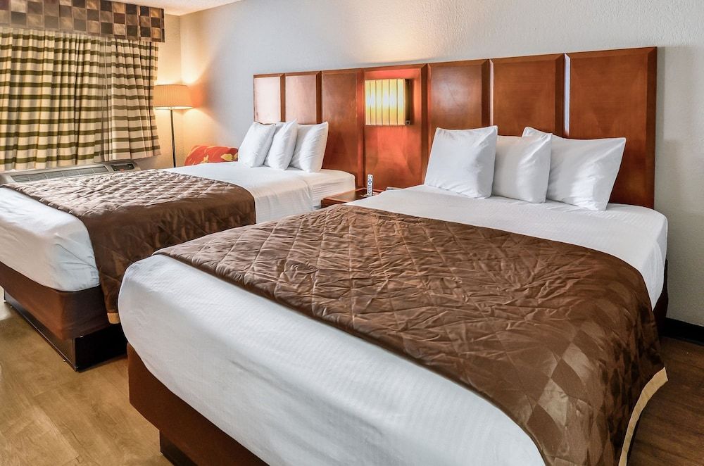 Standard Room, 2 Queen Beds, Non Smoking
