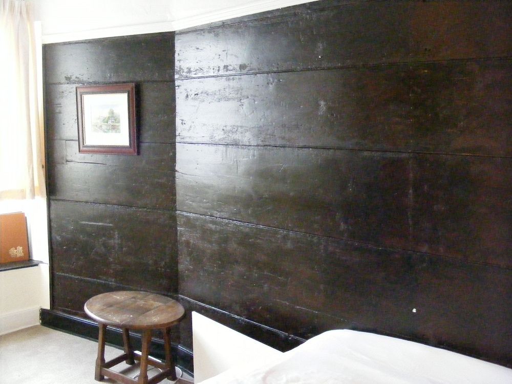 The Tree Inn Single Room