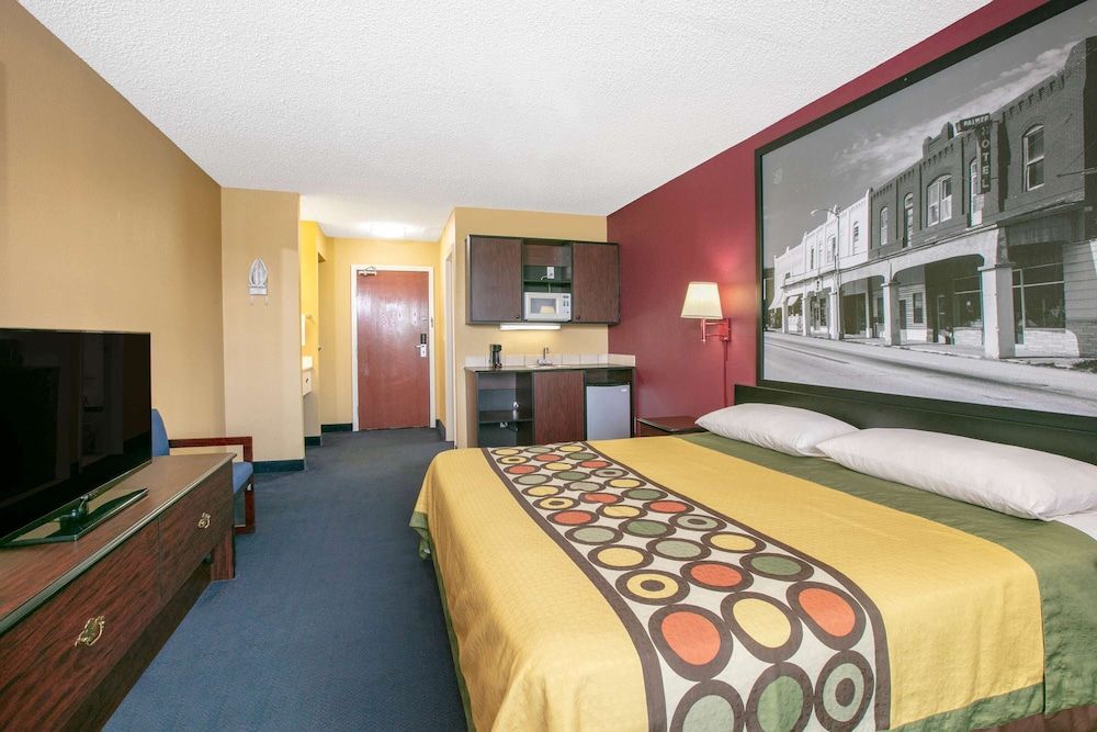 Efficiency, Room, 1 King Bed