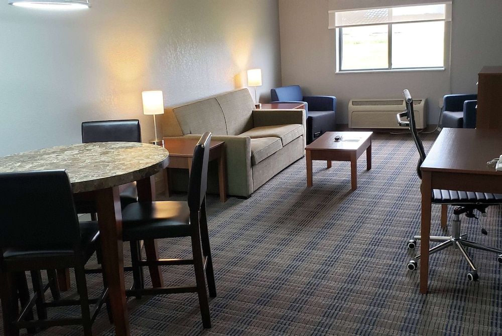 Suite, 1 King Bed, Non Smoking