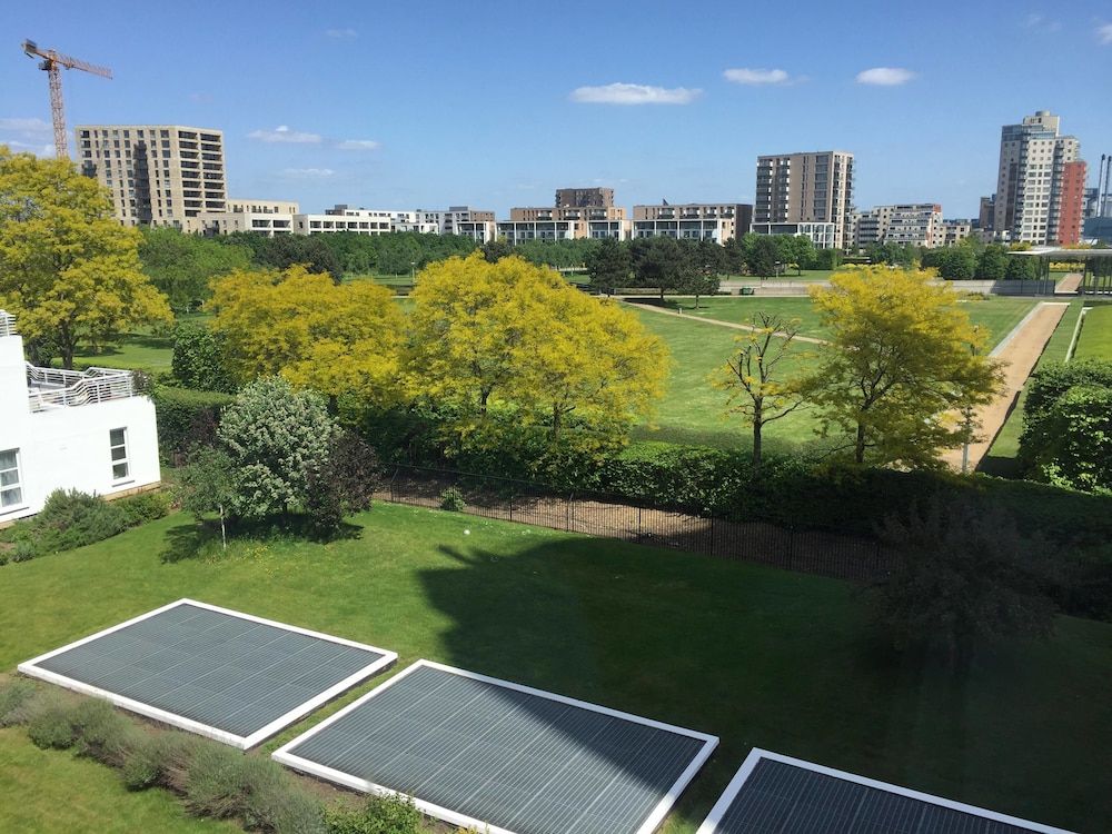 Nice and private rooms Single Room, Park View, Garden Area 8