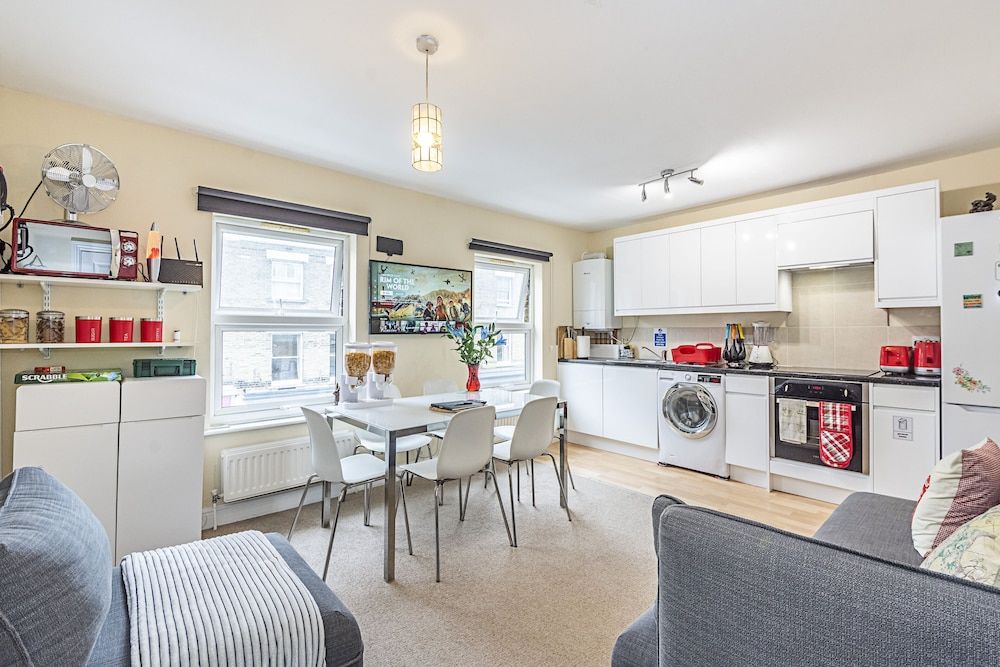 undefined Greyhound Road Rooms 7