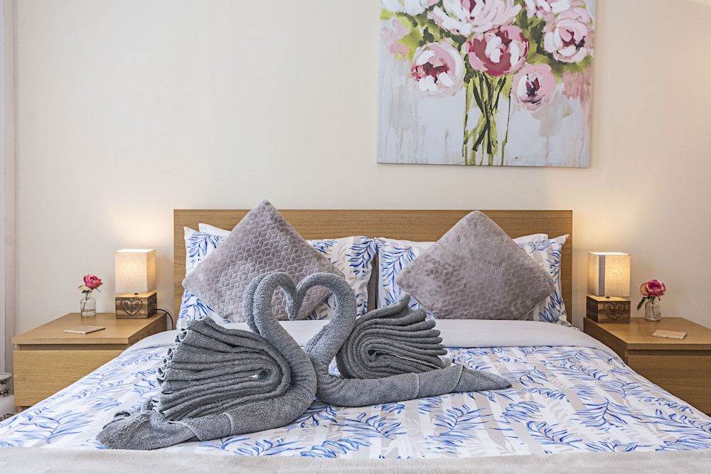 Greyhound Road Rooms Deluxe Room, 1 King Bed, Shared Bathroom (Room 3) 7