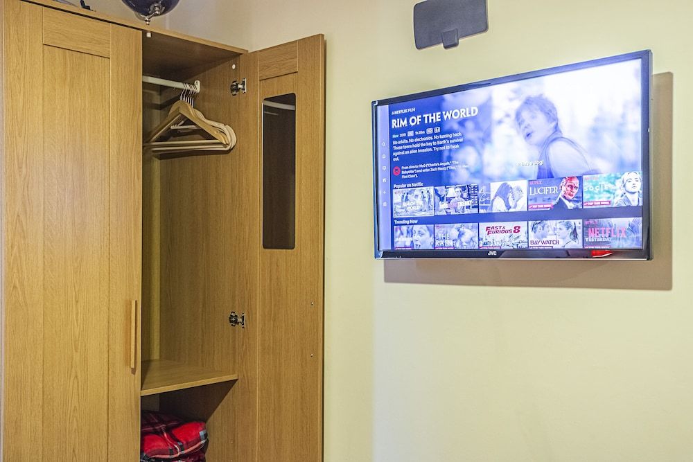 Greyhound Road Rooms Comfort Double Room, 1 Double Bed, Shared Bathroom (Room 4) 11