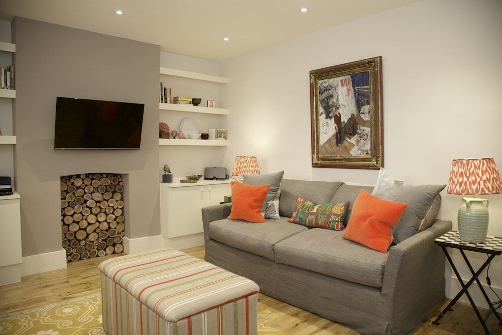 undefined 1 Bedroom Apartment near Kings Road 7