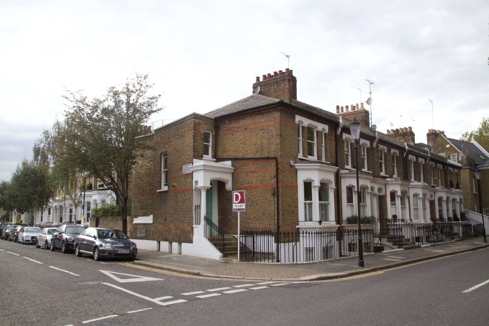 undefined 1 Bedroom Apartment near Kings Road 6