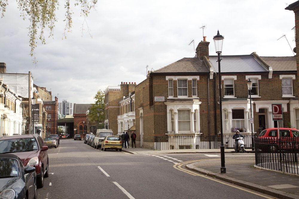 undefined 1 Bedroom Apartment near Kings Road 3