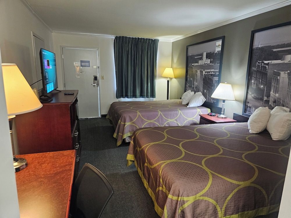 Budgetel Inn & Suites