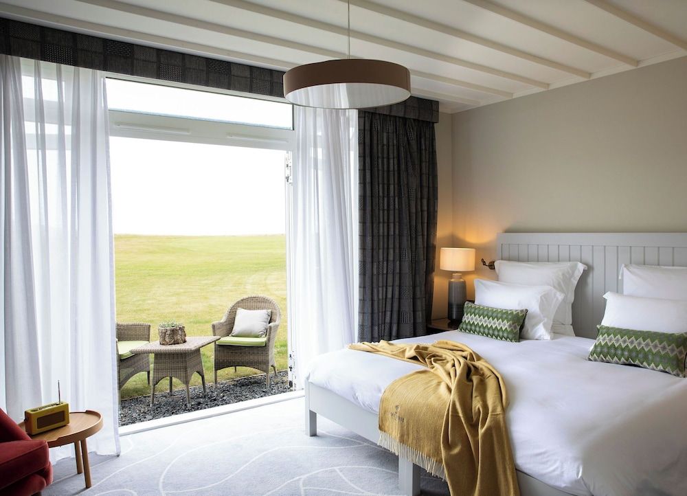 Another Place, The Machrie Lodges