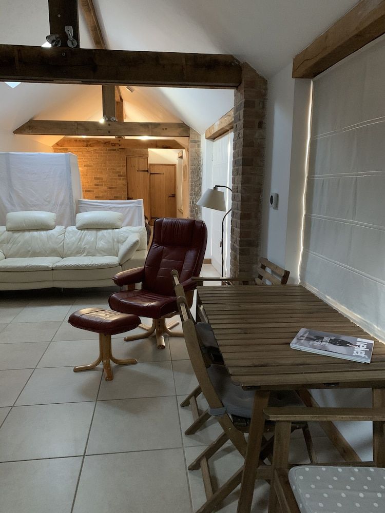 Appletree Cottages Studio, Ensuite 7