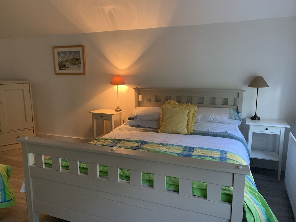 Appletree Cottages Family Room, Ensuite ( Put-up bed for 1 extra person available on request) 3