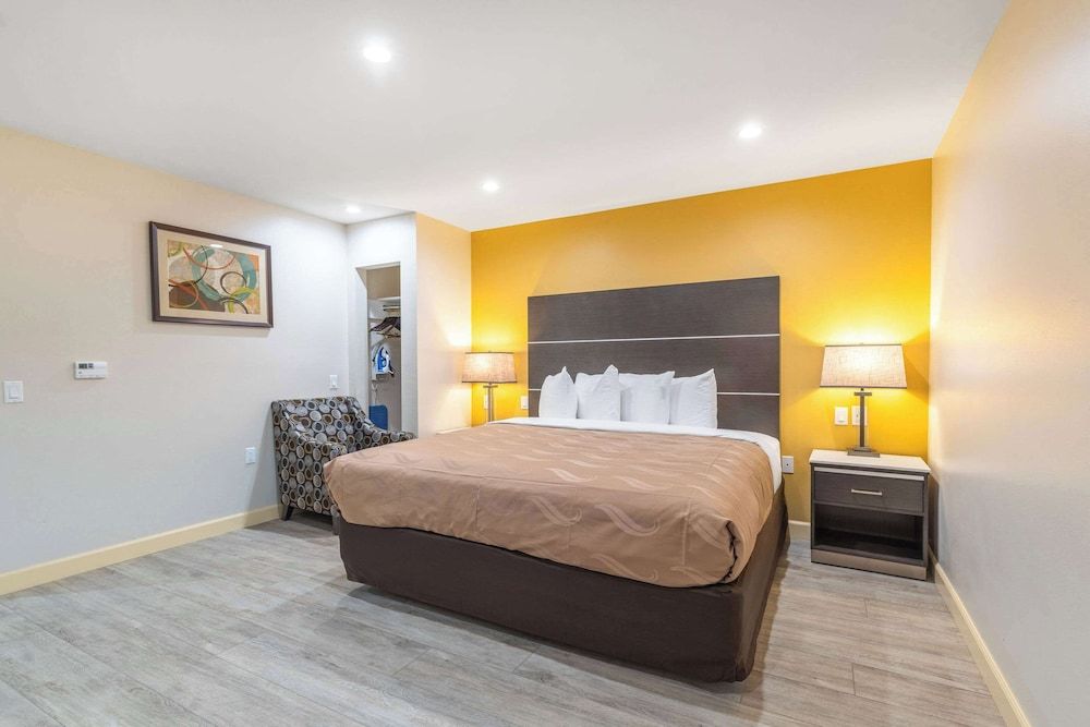 Room, 1 King Bed, Accessible, Non Smoking