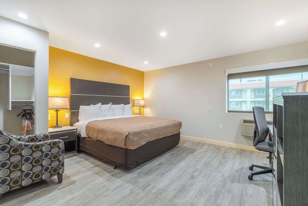 Room, 1 King Bed, Accessible, Non Smoking
