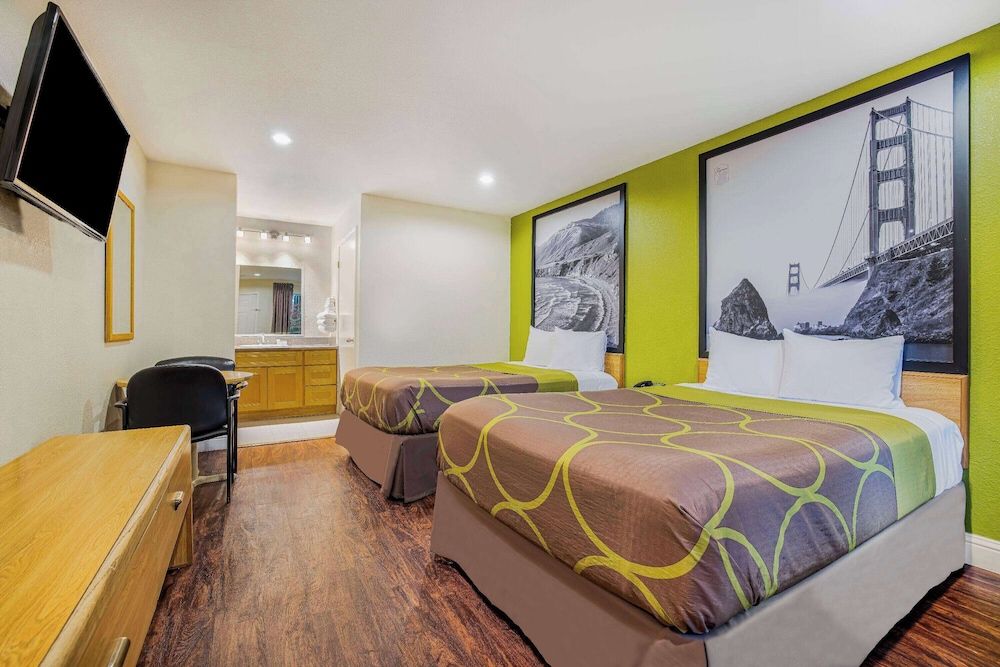 Double Room, 2 Double Beds