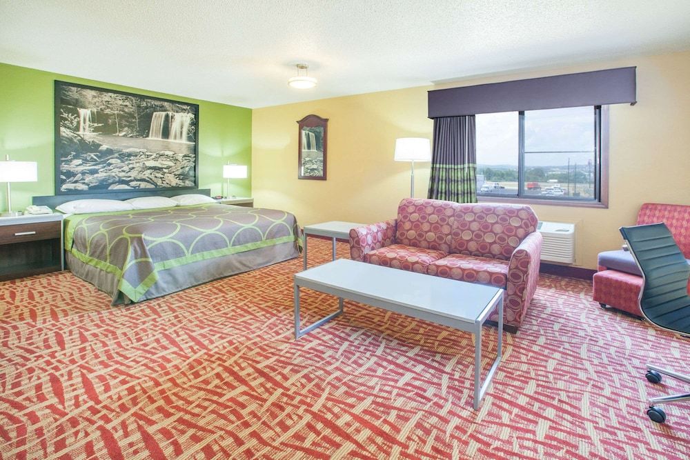 Suite, 1 King Bed, Microwave