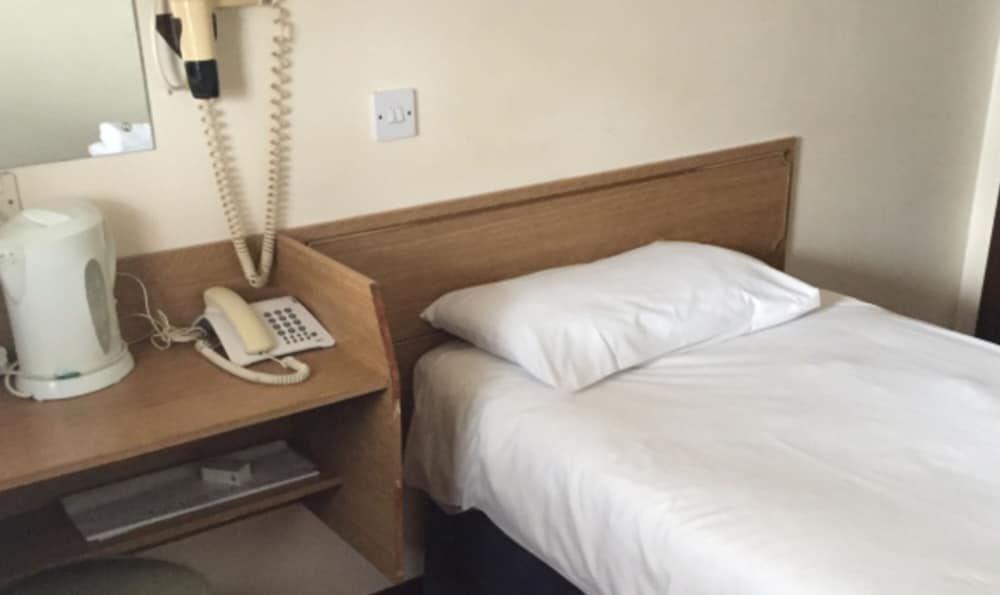 Abbey Hotel & Conference Centre Budget Single Room 2