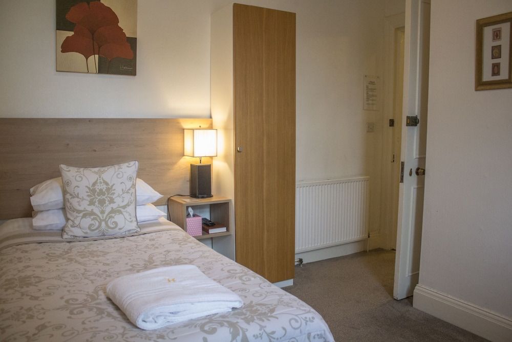 Hazeldene Guest House Standard Single Room, 1 Twin Bed, Ensuite 3