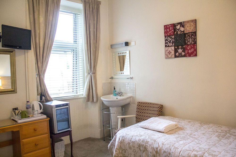 Hazeldene Guest House Standard Single Room, 1 Twin Bed, Ensuite 5