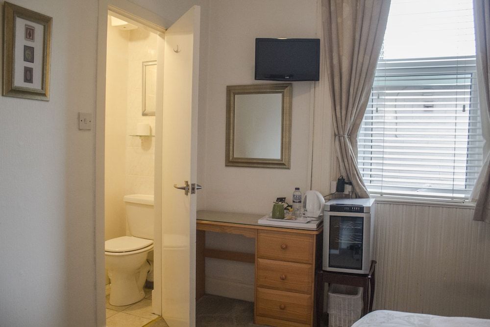 Hazeldene Guest House Standard Single Room, 1 Twin Bed, Ensuite 13