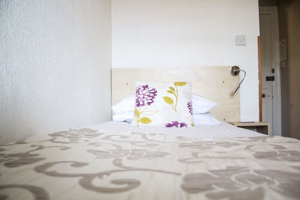 Hazeldene Guest House Standard Single Room, 1 Twin Bed, Ensuite 7