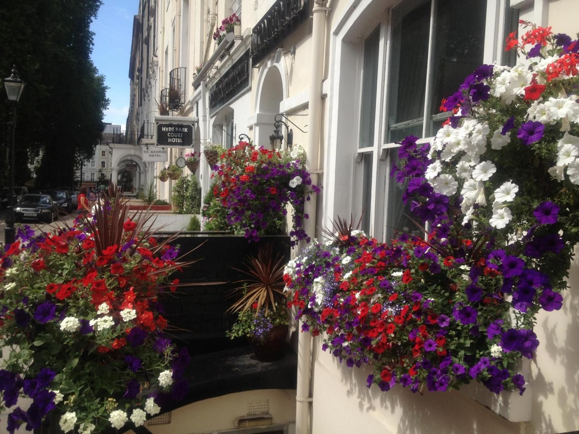 undefined Avon Hotel 4