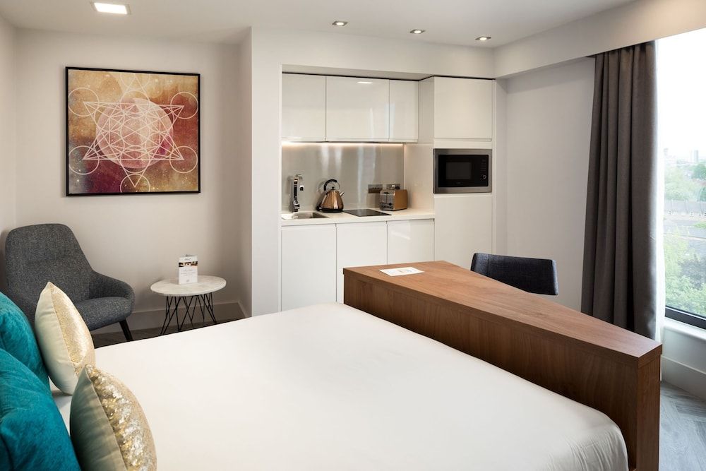 Roomzzz London Stratford Smart Studio 3