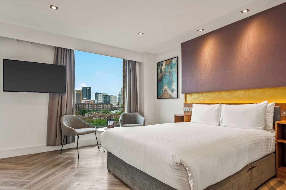 undefined Roomzzz London Stratford 3