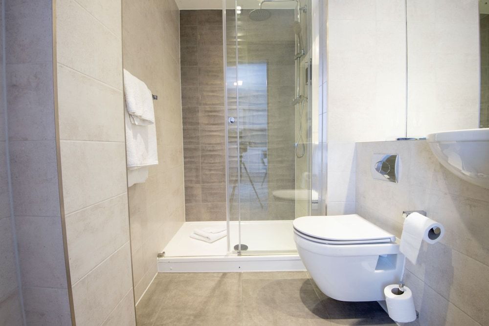 Roomzzz London Stratford Smart Studio 5