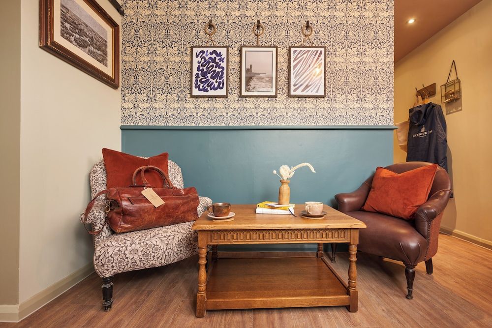 Harbour Inn Deluxe Suite 4