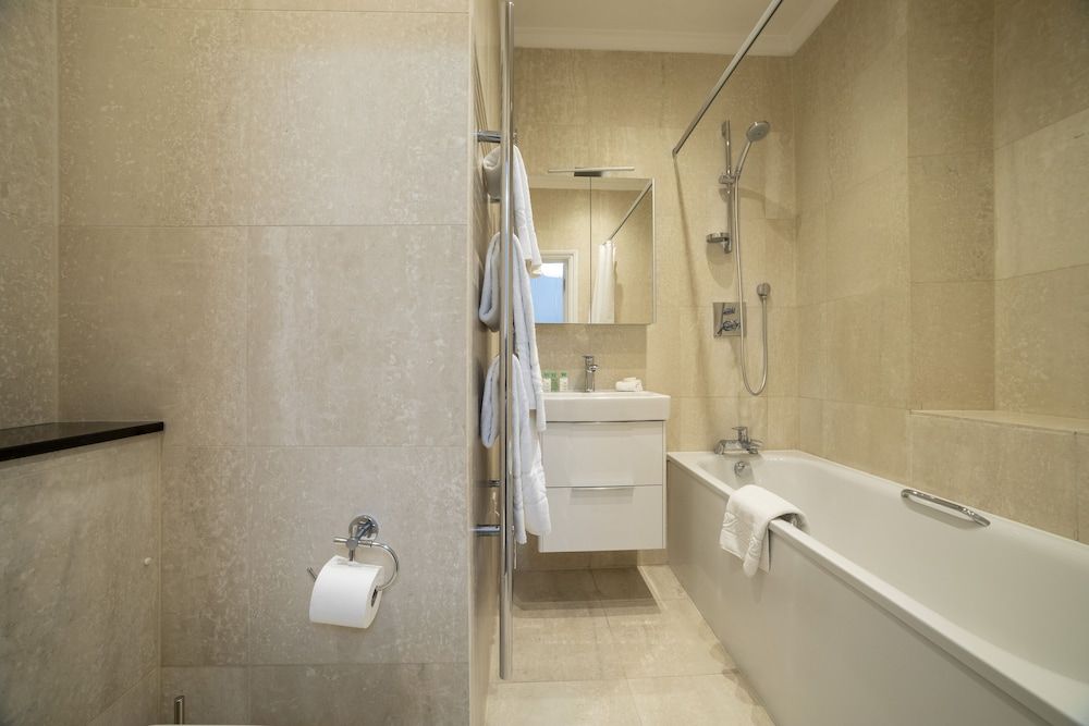 20 Hertford Street Deluxe Apartment, 2 Bedrooms 30