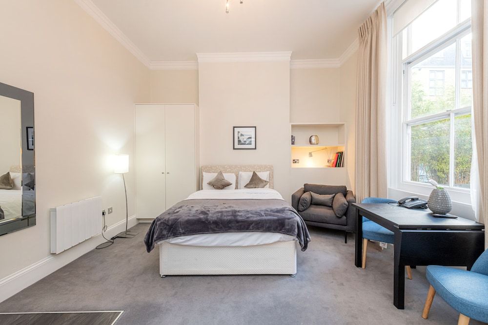 undefined 20 Hertford Street 4