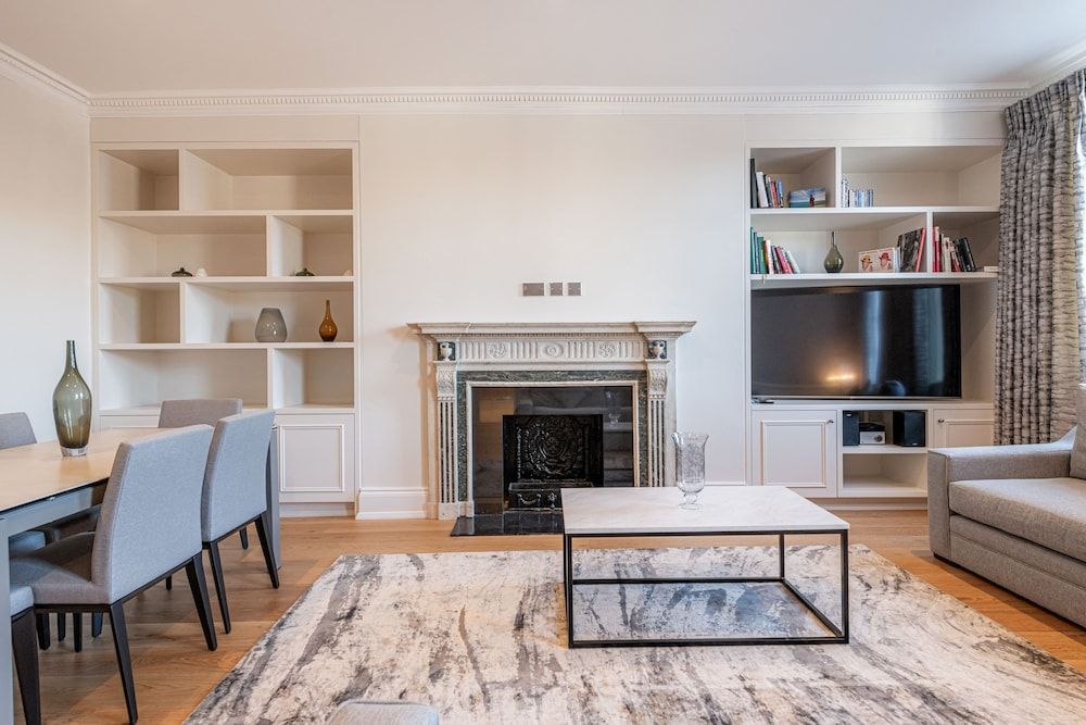 20 Hertford Street Deluxe Apartment, 2 Bedrooms 18